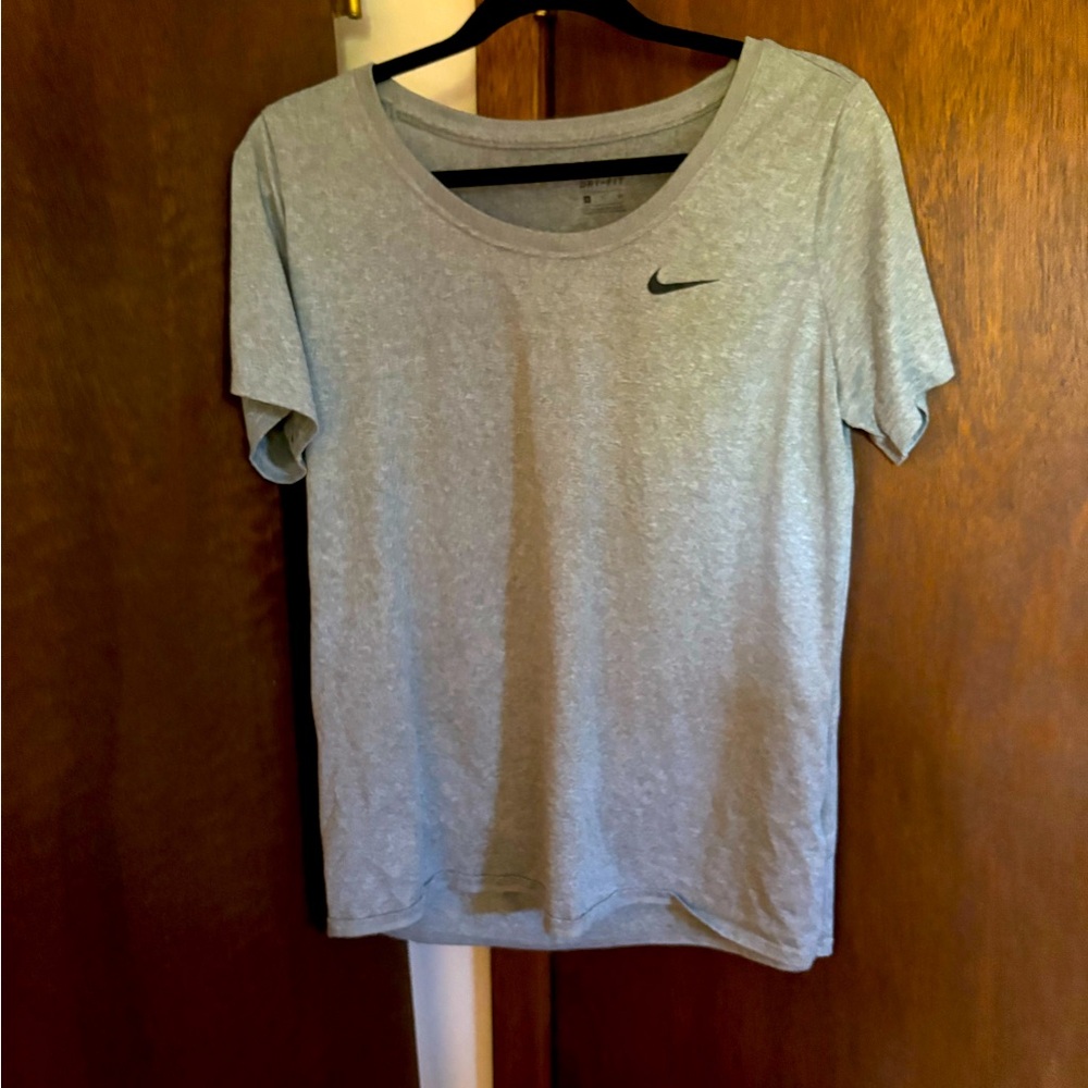 XL Nike shirt